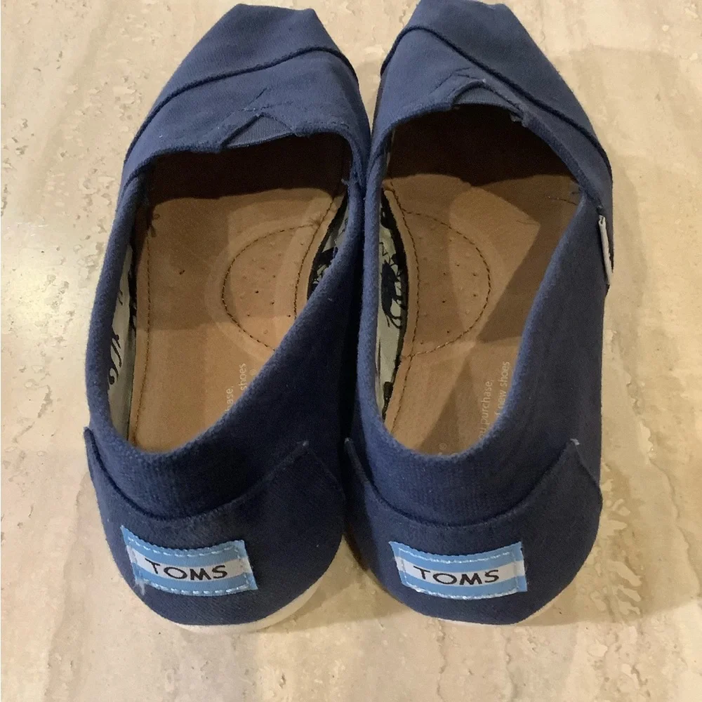 Toms Classic Navy Canvas Slip On Shoes, 7.5 - Picture 6 of 9